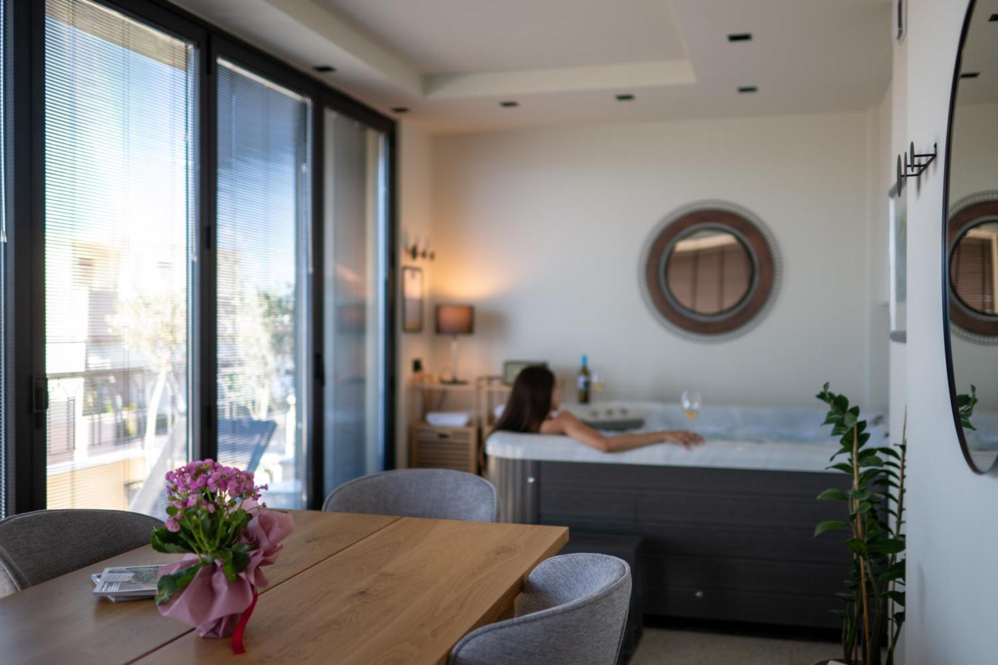 Evripidou 7 - Kalamata Mediterranean Suites Εξωτερικό φωτογραφία