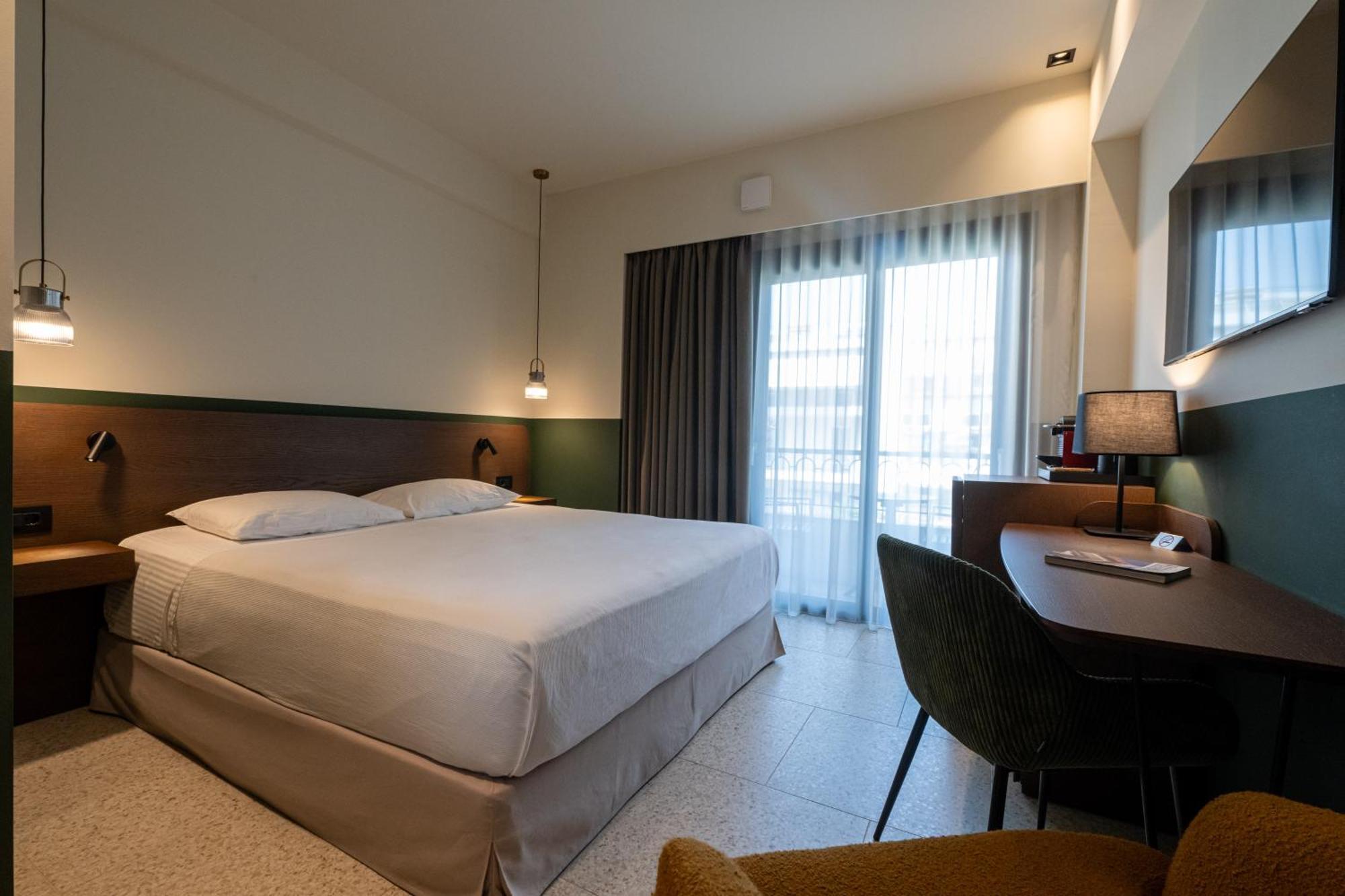 Evripidou 7 - Kalamata Mediterranean Suites Εξωτερικό φωτογραφία