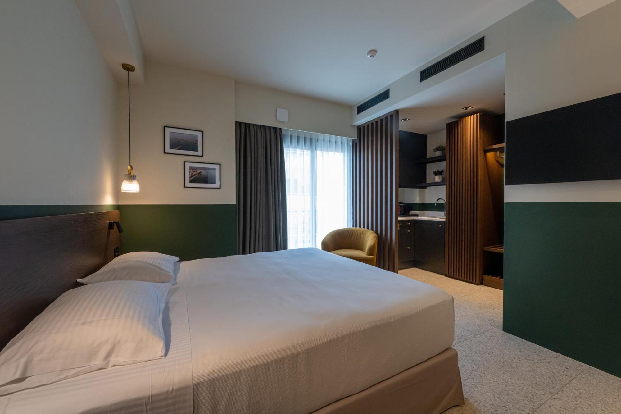 Evripidou 7 - Kalamata Mediterranean Suites Εξωτερικό φωτογραφία