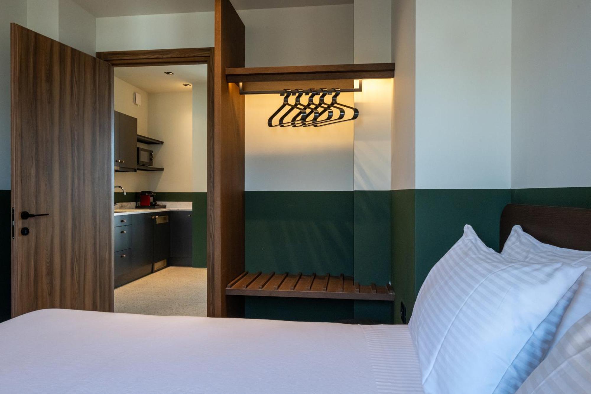 Evripidou 7 - Kalamata Mediterranean Suites Δωμάτιο φωτογραφία