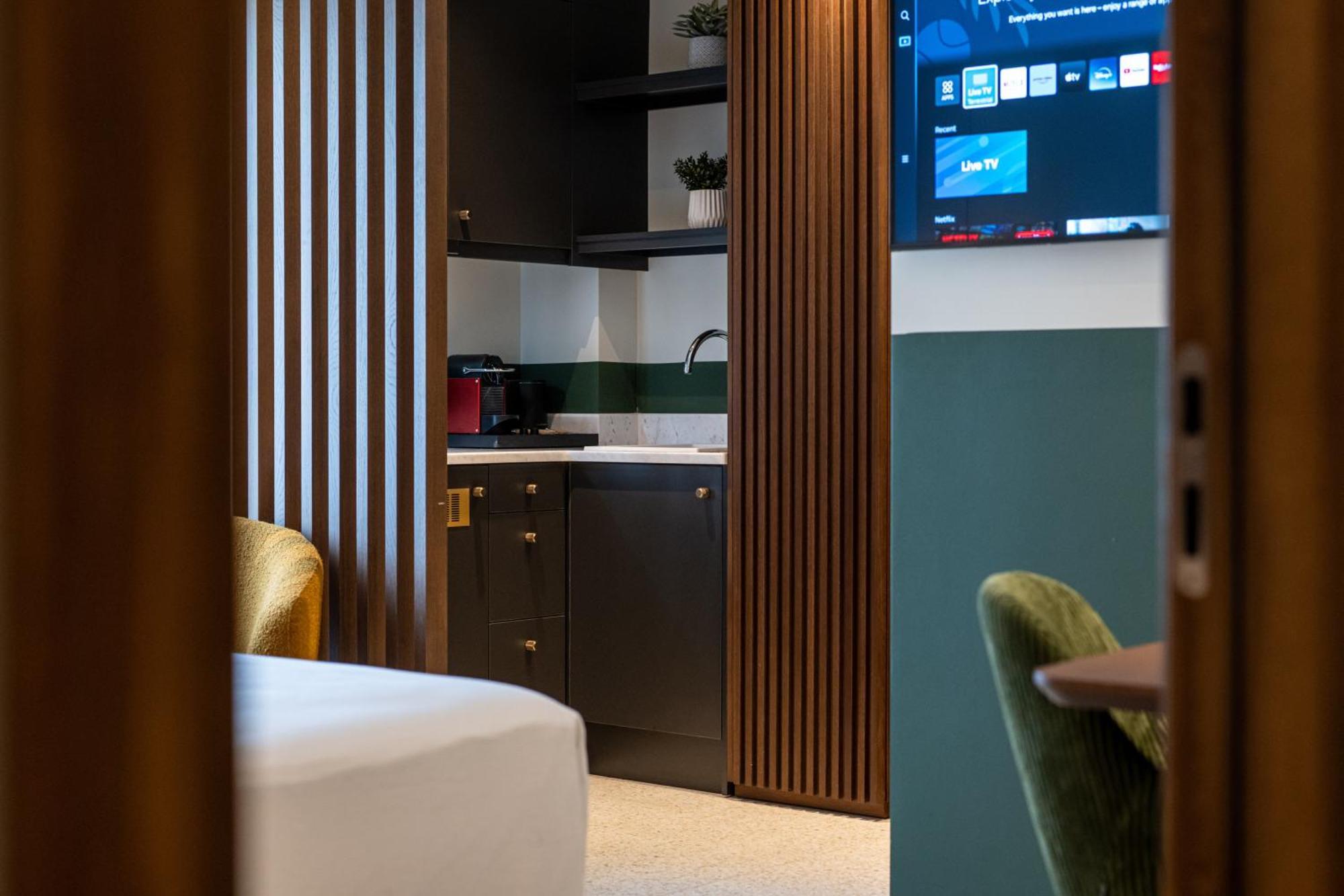 Evripidou 7 - Kalamata Mediterranean Suites Εξωτερικό φωτογραφία