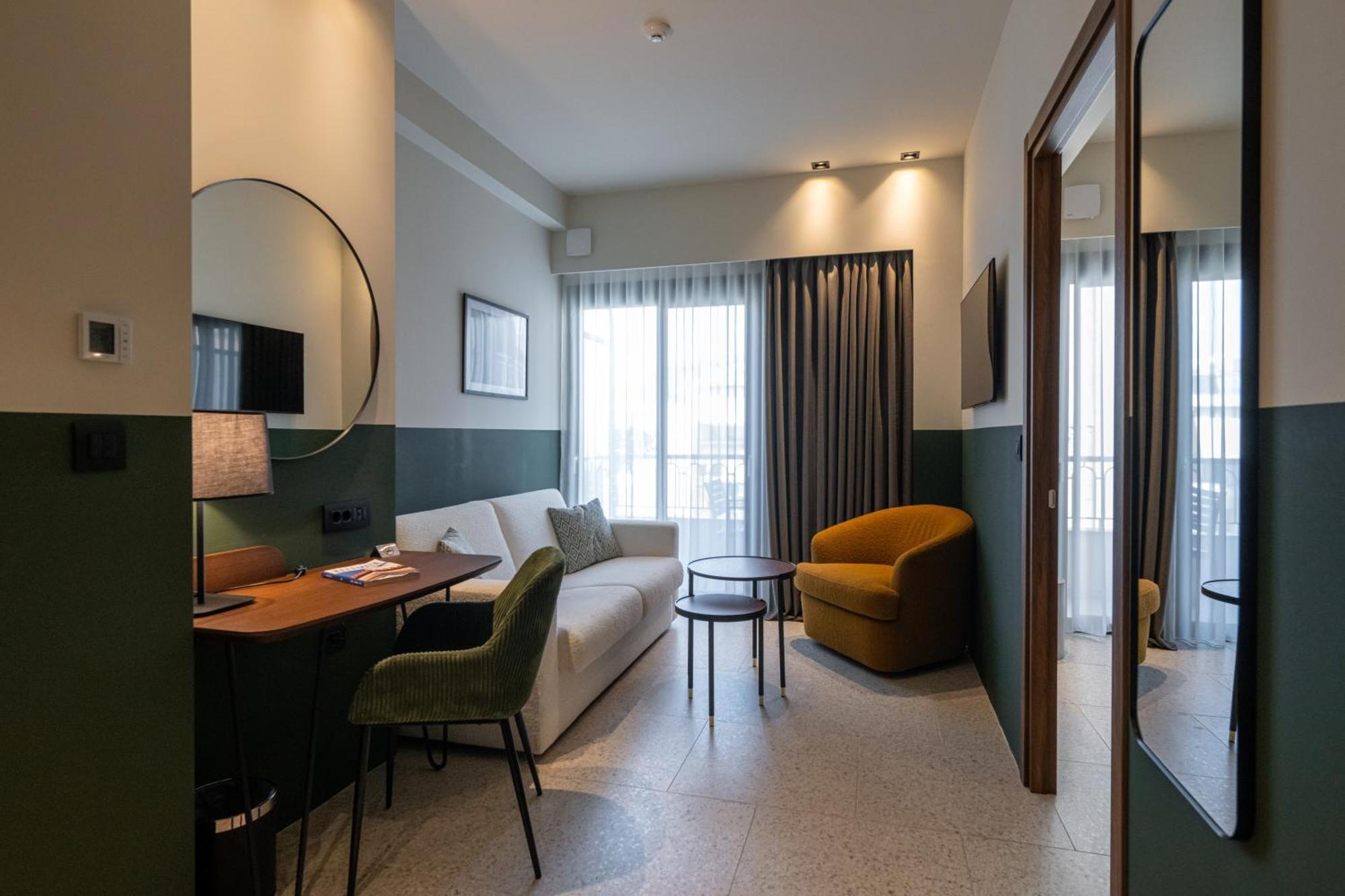Evripidou 7 - Kalamata Mediterranean Suites Εξωτερικό φωτογραφία