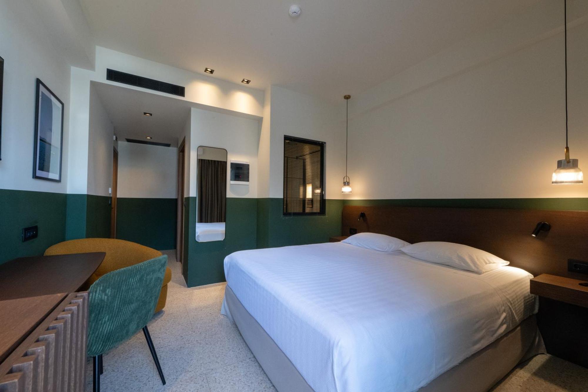 Evripidou 7 - Kalamata Mediterranean Suites Εξωτερικό φωτογραφία