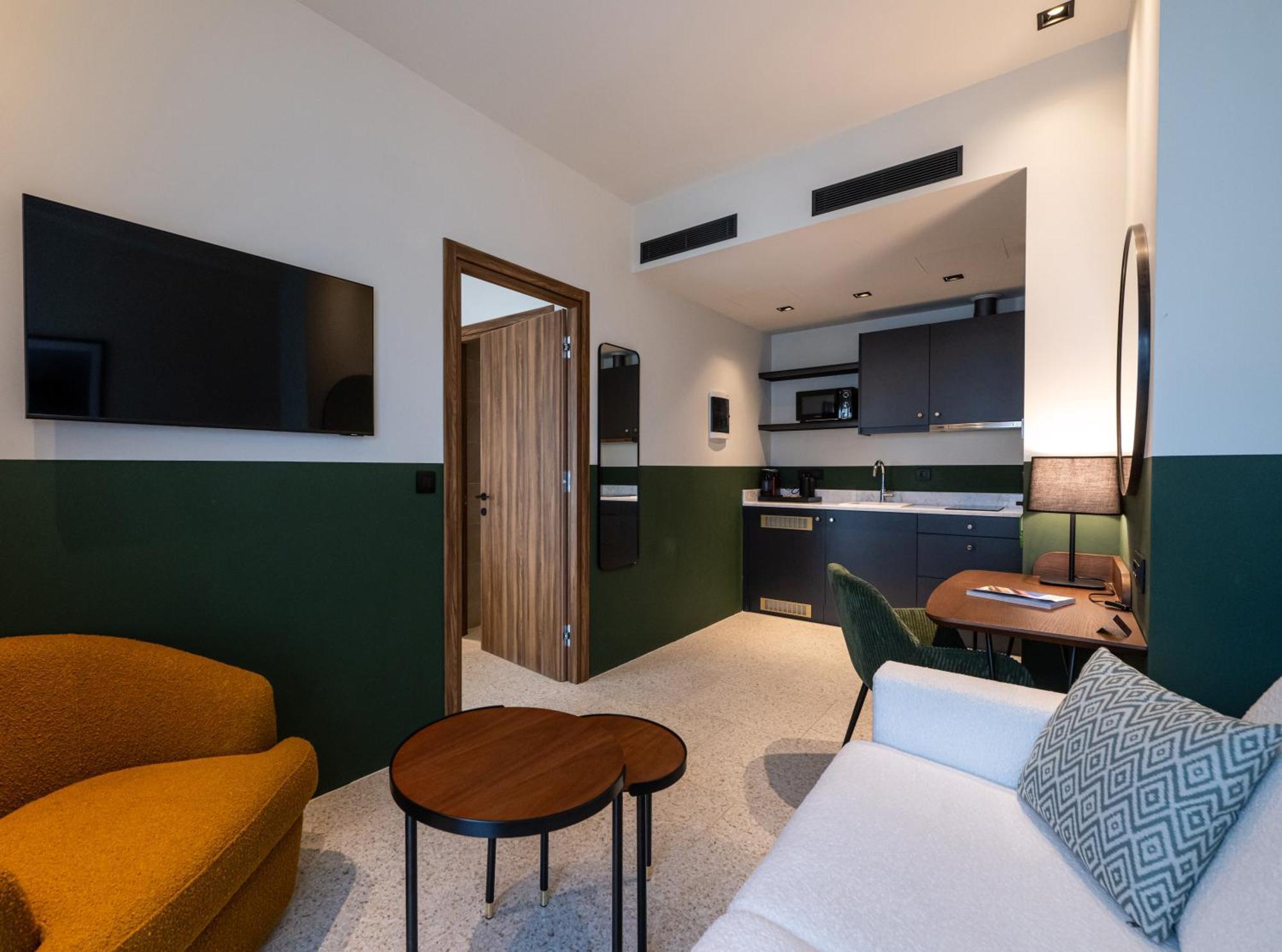Evripidou 7 - Kalamata Mediterranean Suites Εξωτερικό φωτογραφία