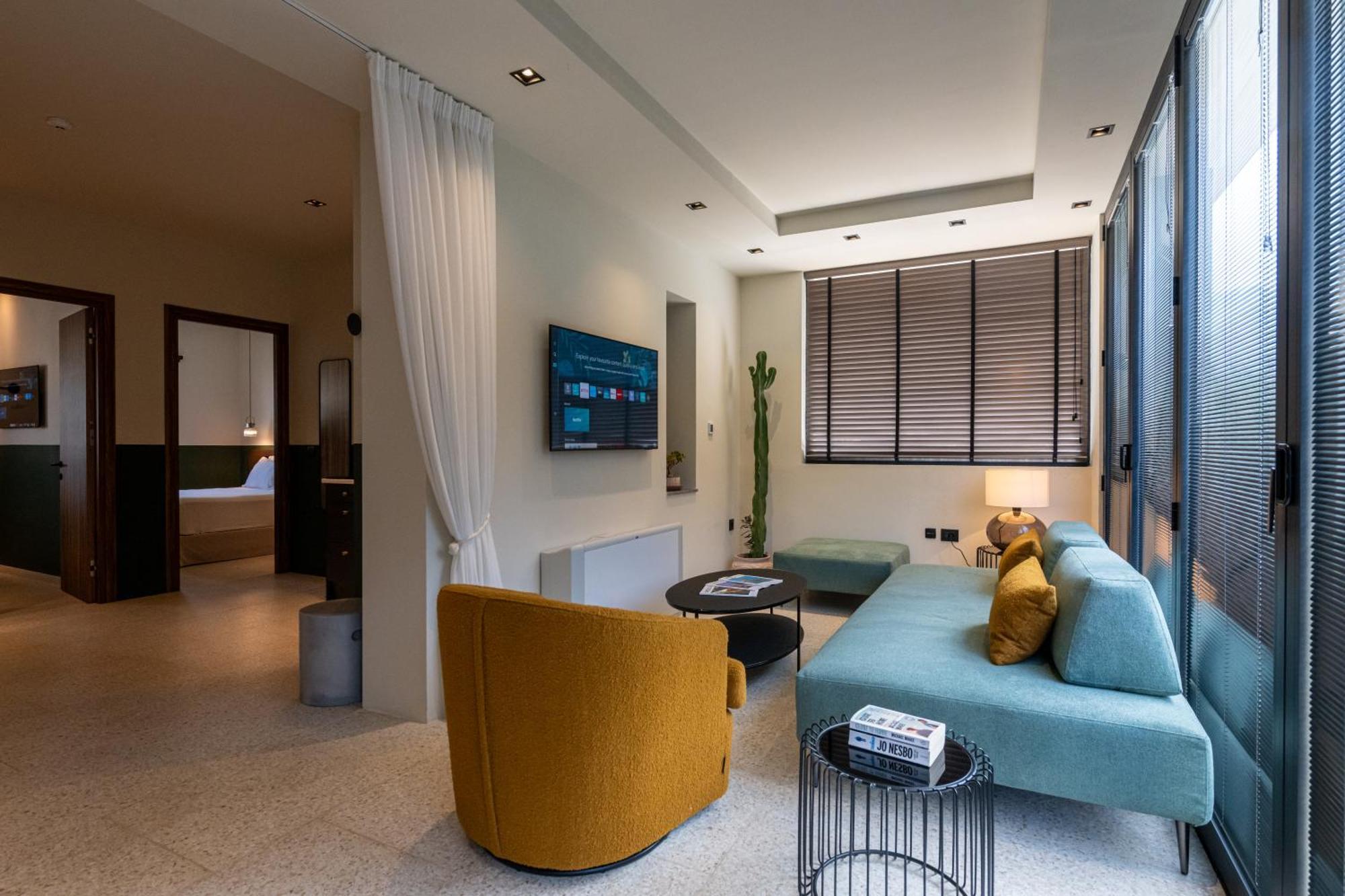 Evripidou 7 - Kalamata Mediterranean Suites Δωμάτιο φωτογραφία