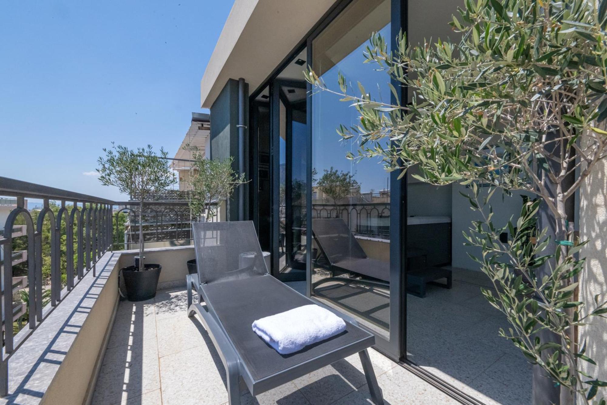 Evripidou 7 - Kalamata Mediterranean Suites Εξωτερικό φωτογραφία